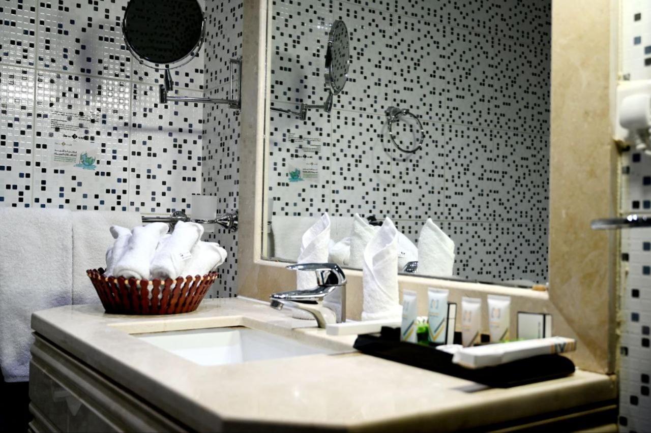 One Inn Hotel Medyna Zewnętrze zdjęcie